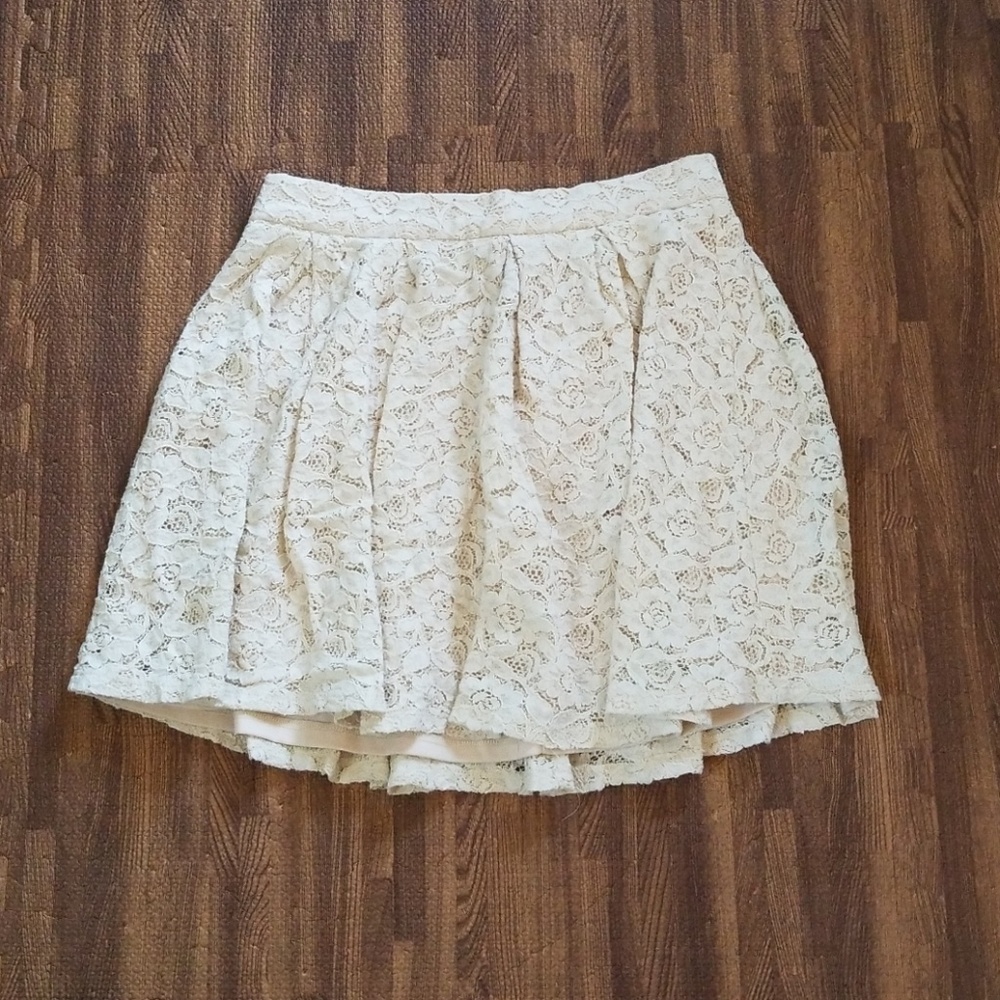 Forever 21 cream lace skirt